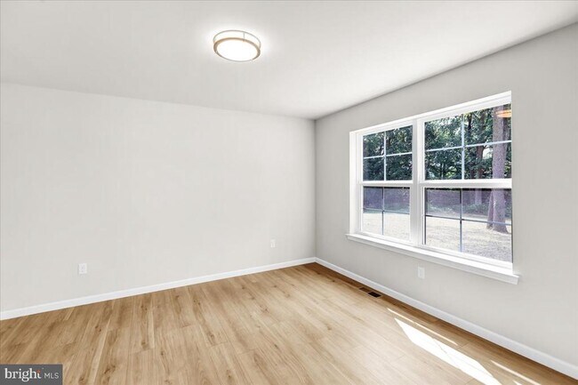 Building Photo - 2450 Jefferson Ave