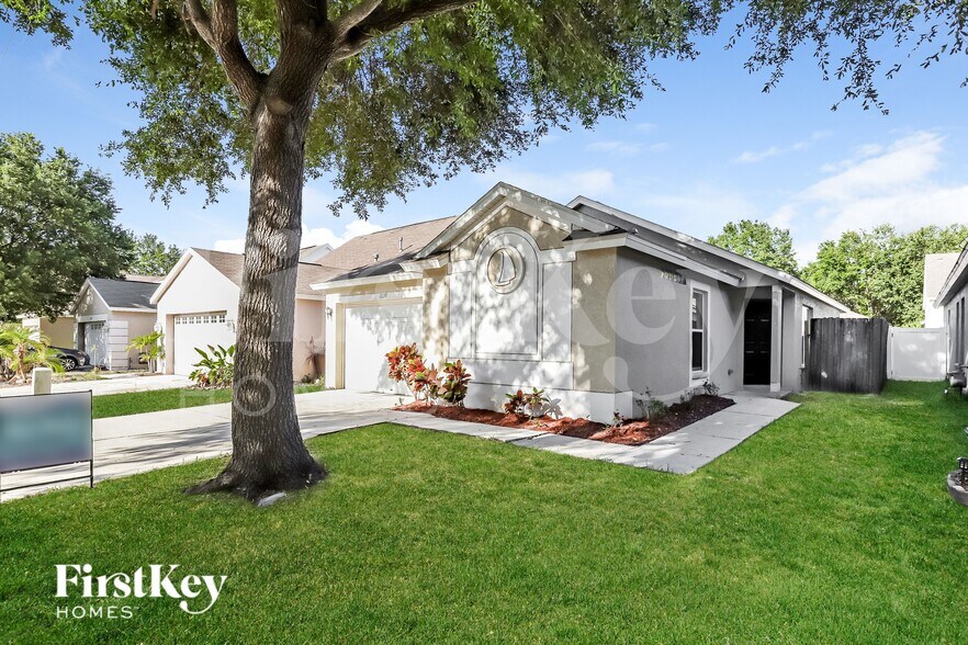 Building Photo - 11133 Lakeside Vista Dr