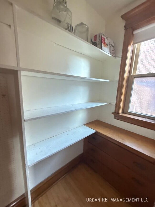 Building Photo - 3342 S Lowe Ave