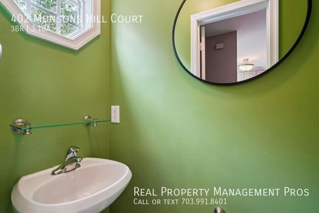 Building Photo - 402 Munsons Hill Ct