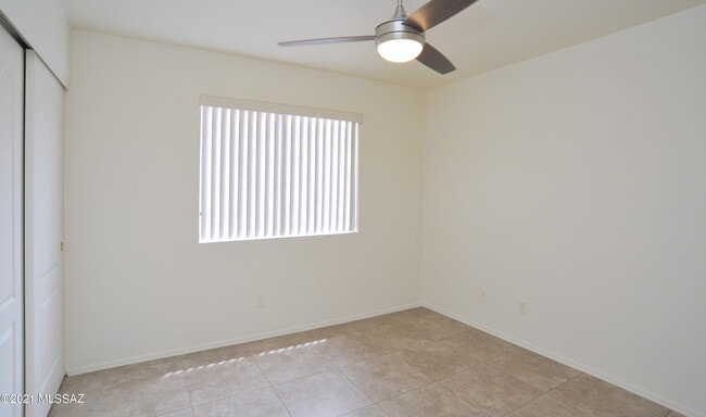 Building Photo - 2633 W Cezanne Cir