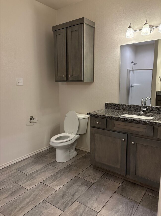 Building Photo - Comfort and style that won’t stretch your wallet