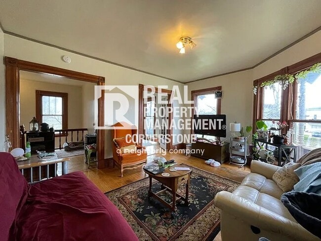 Building Photo - 808 W Kalamazoo Ave