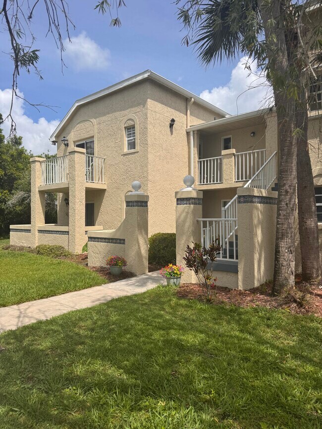 Primary Photo - 1614 SE Green Acres Cir