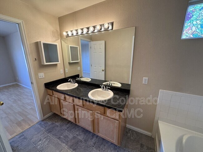 Building Photo - 1305 Lords Hill Dr