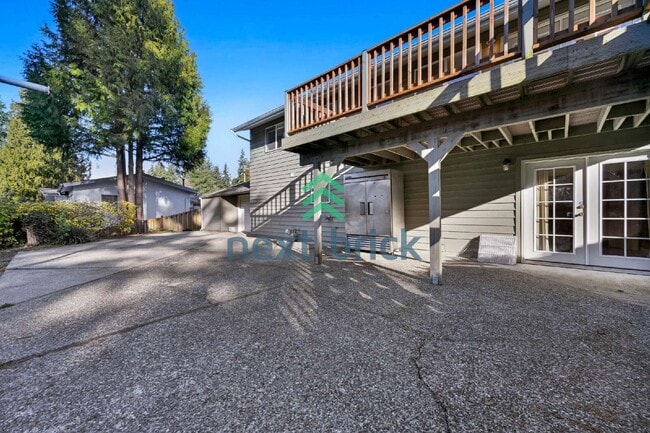 Building Photo - Prime Bellevue Home in a Highly Desirable Neighborhood