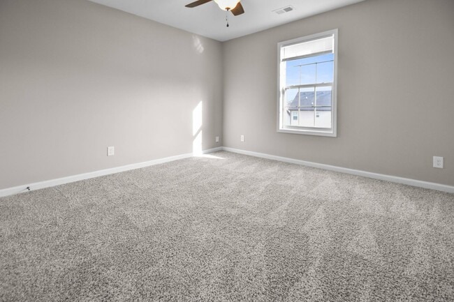 Building Photo - Pet Friendly Four Bedroom!