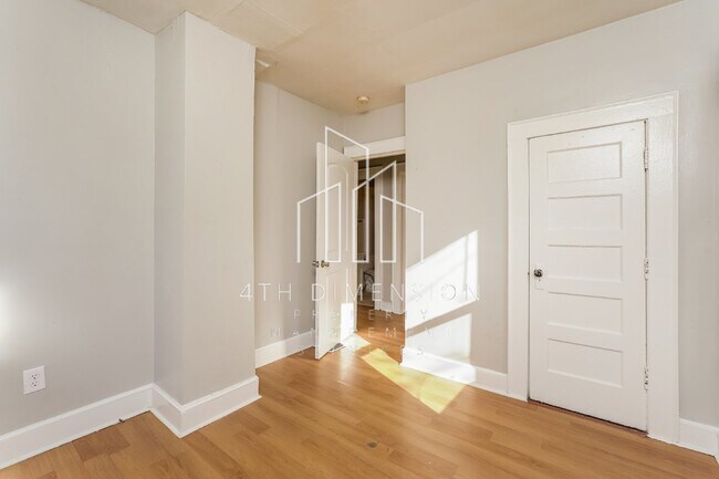 Building Photo - 2/1 Bath Home Near Downtown - Accepts Vouc...