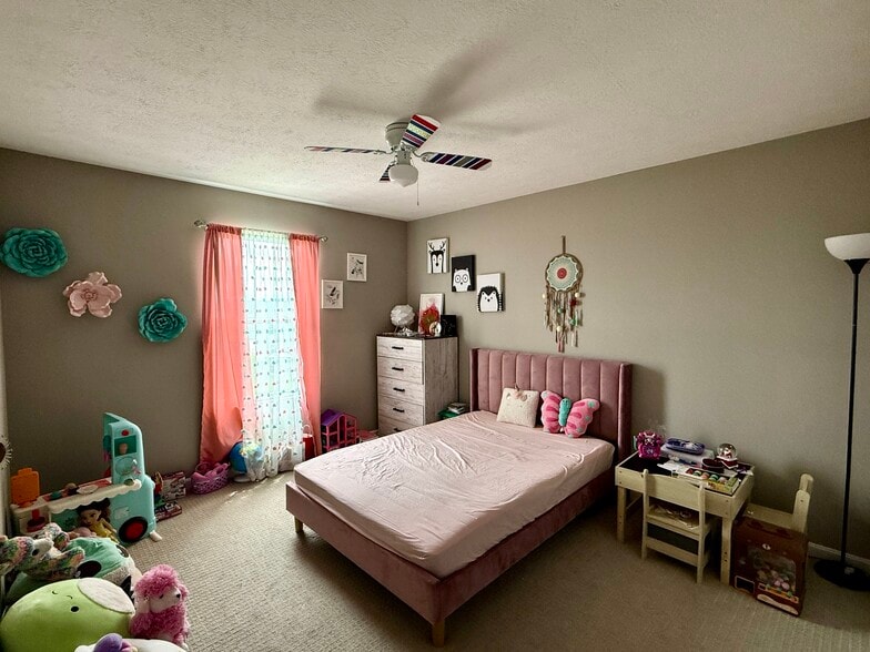 Room 3 - 6855 Charlestown Ln