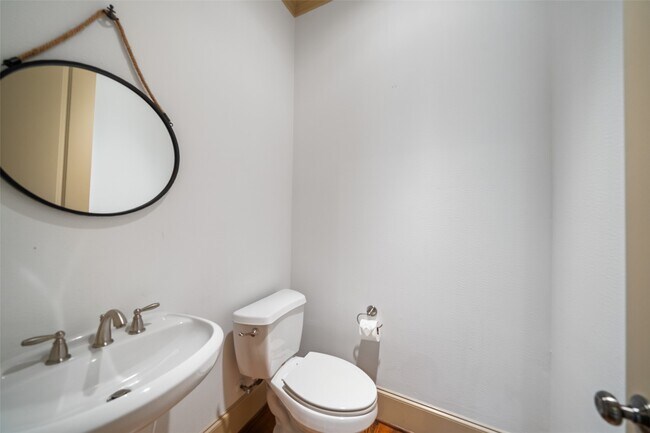 Building Photo - 4607 Regent Manor Dr