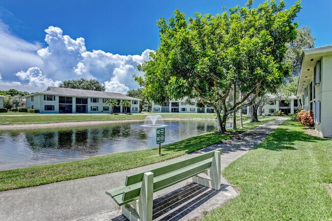Building Photo - 601 Sabal Ridge Cir