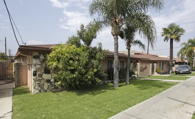 Primary Photo - Agate Manor
