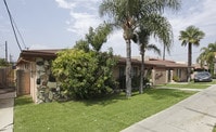 Building Photo - 147 S Magnolia Avenue