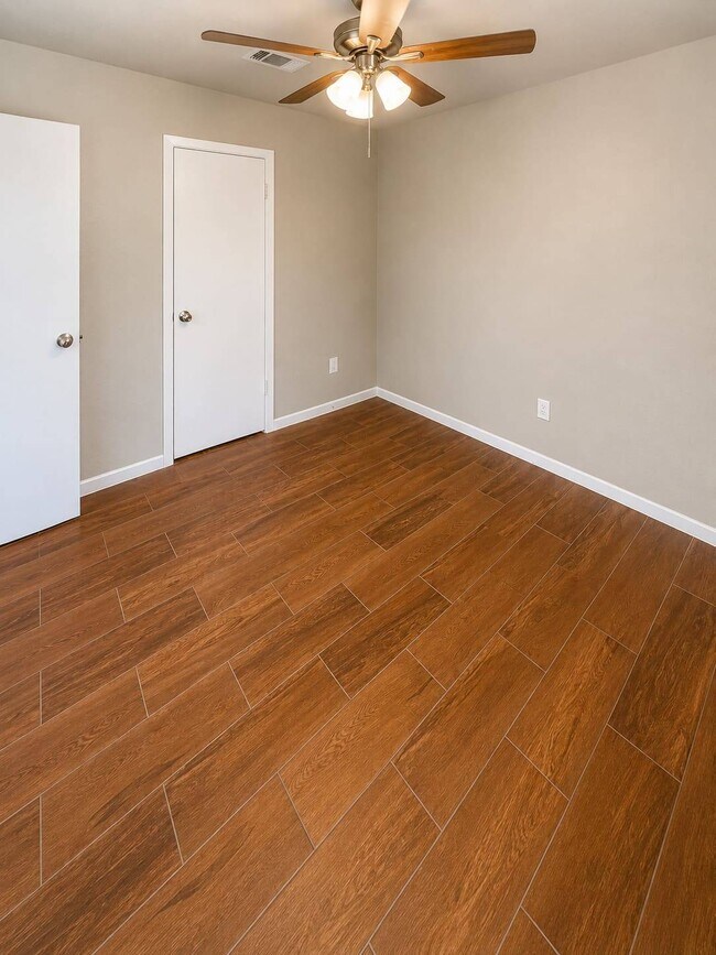 Building Photo - 1804 Moonstone Dr