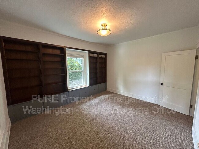 Building Photo - 208 N Washington Ave