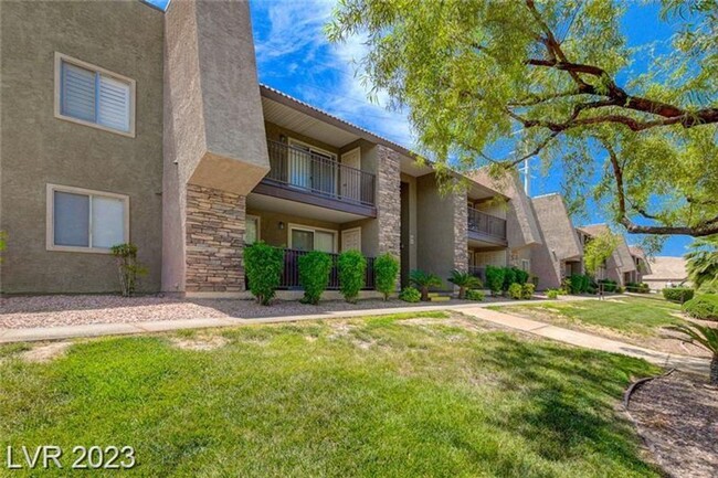 Building Photo - Guard Gated SW Community. 1 Bed. 1 Bath. 2...