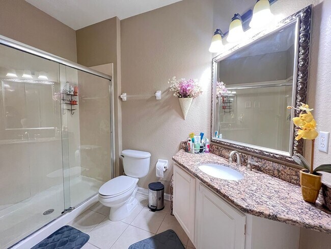 Building Photo - The perfect home waiting for you! FULLY FU...