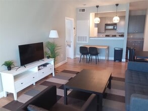 Building Photo - 1901 Crossing Pl