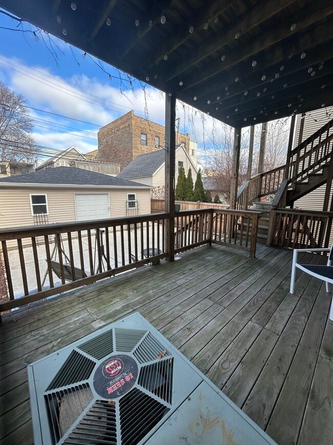 Building Photo - 1926 W Warner Ave