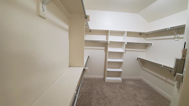Building Photo - 715 Da Vinci Ct