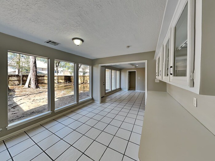 Building Photo - 1906 Tucumcari Dr