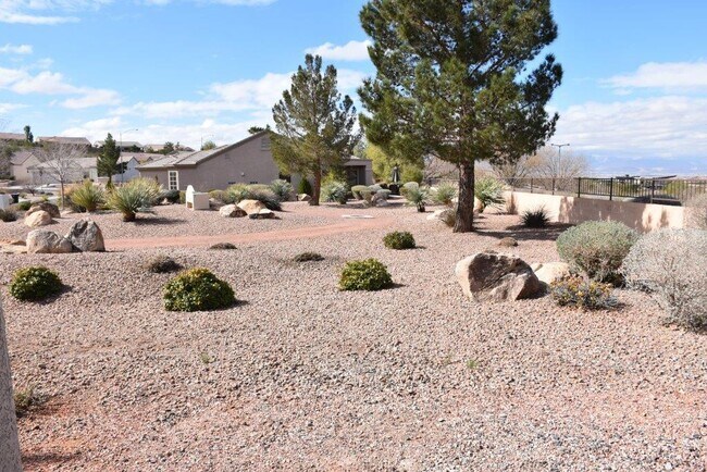 Building Photo - Stunning 2 bedroom Jefferson in Age Restri...