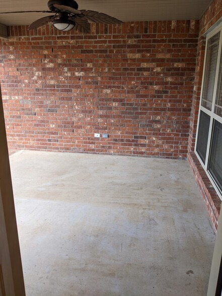 Building Photo - 2006 Sitka Ln