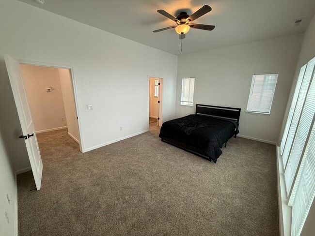 Building Photo - Fully Furnished