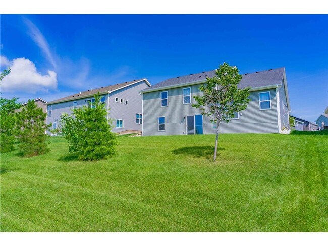 Building Photo - 1430 Nutmeg Cir