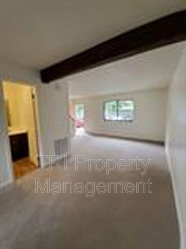 Building Photo - 2141 28th Ave Ct
