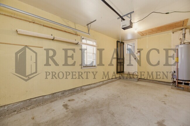 Building Photo - 656 S Whittier St