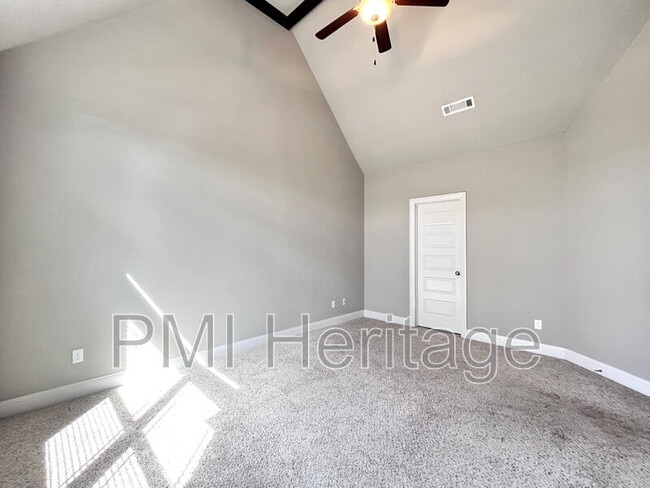 Building Photo - 3214 SW Stonepoint Ave