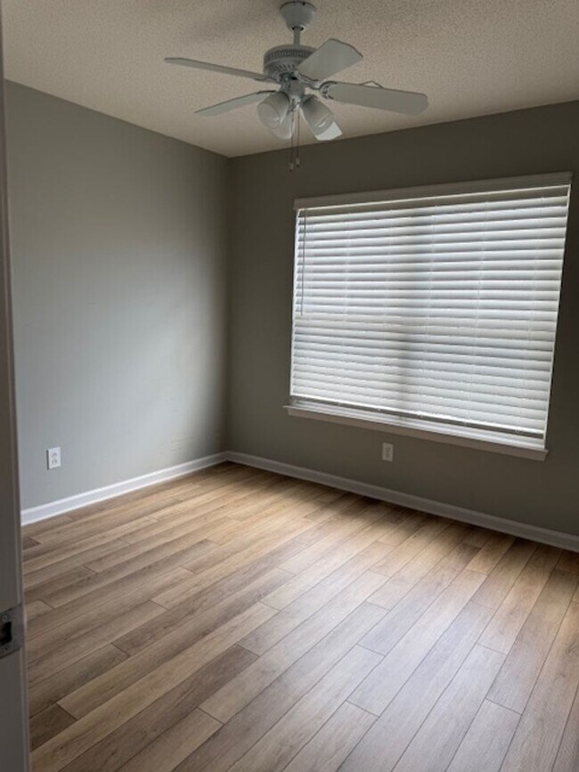 Building Photo - 59 Portrait Ln