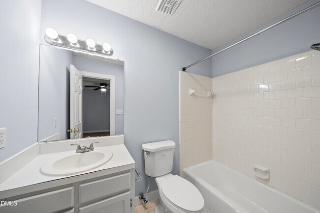 Building Photo - 6115 Highcastle Ct