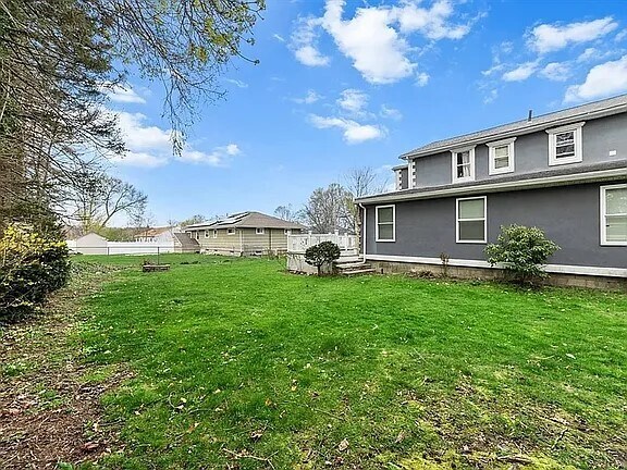 Building Photo - 15 Ancona Rd