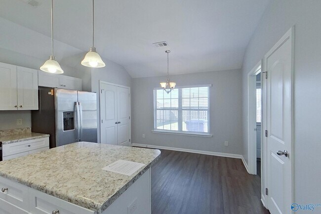 Building Photo - 107 Dawson's Ml Dr