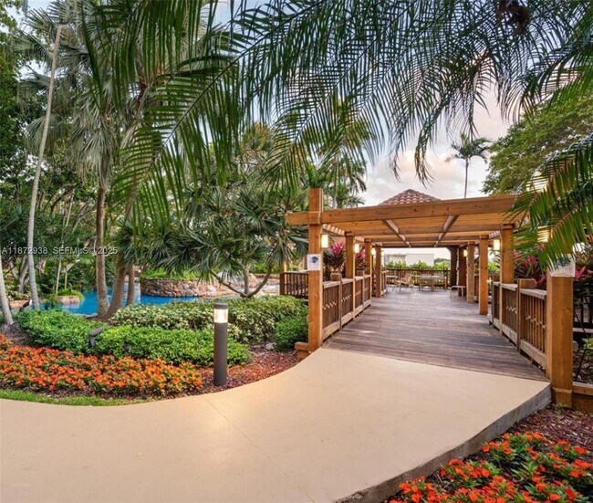 Building Photo - 2000 Towerside Terrace