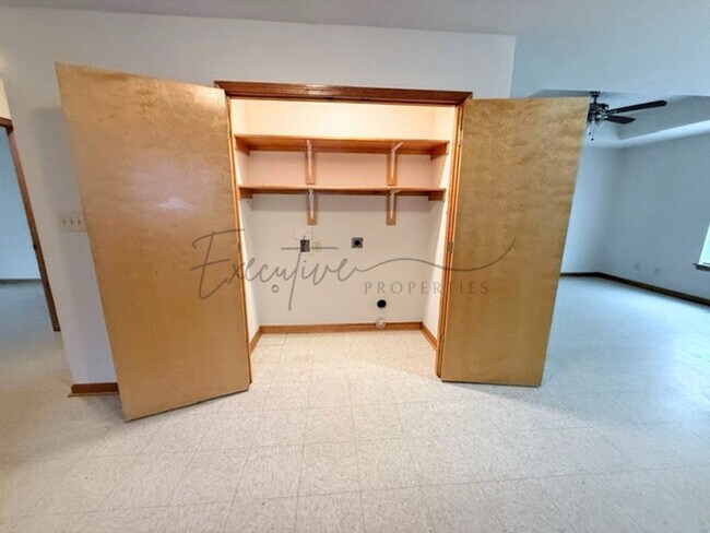 Building Photo - 2208 N Malcolm St