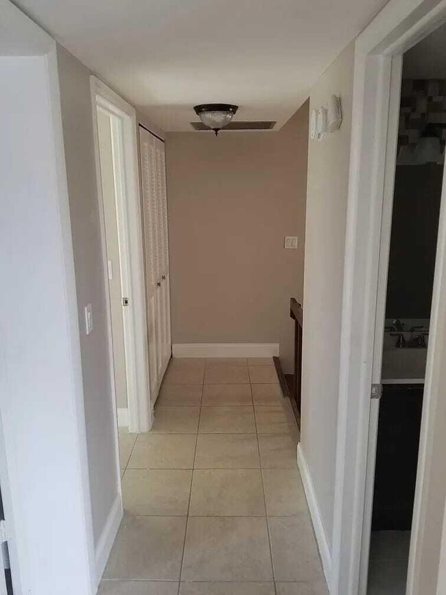 Building Photo - 2184 White Pine Cir