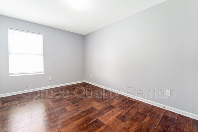 Building Photo - 411 Quick Silver Dr