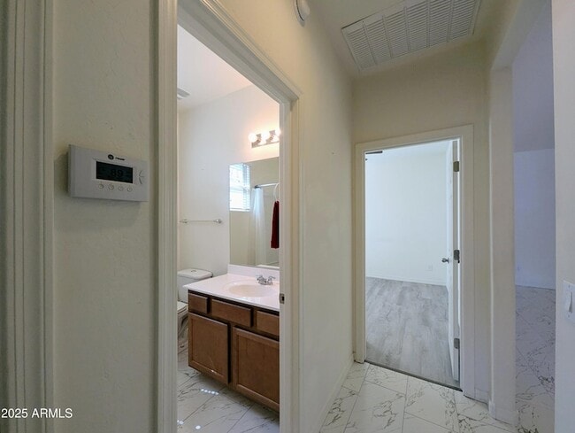 Building Photo - 2734 W Bowker St