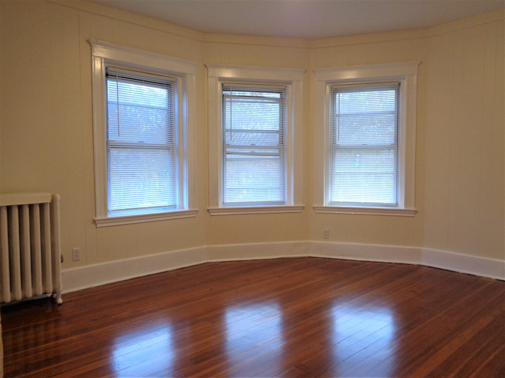 Building Photo - 553 Brookline Ave
