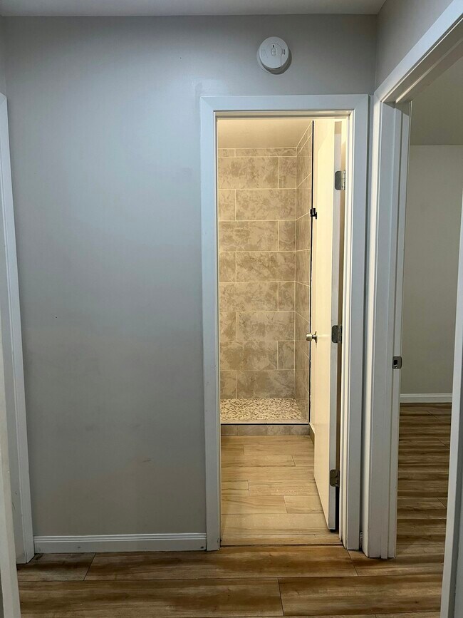 Building Photo - 1904 Hearthstone Dr