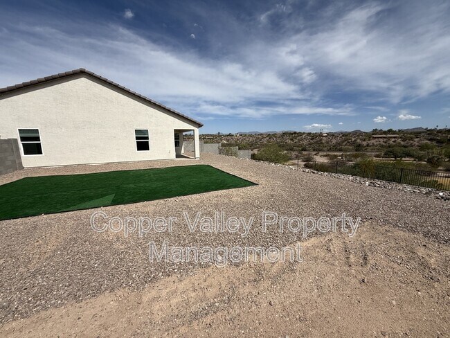 Building Photo - 955 Jubal Ln
