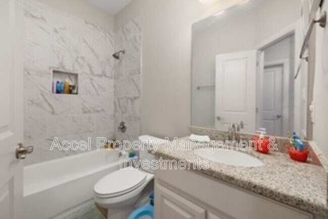 Building Photo - 8410 N 33rd Ln