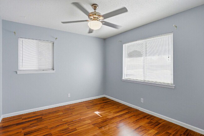 Building Photo - 3-Bedroom Home on Wedgewood Drive fully landscaped