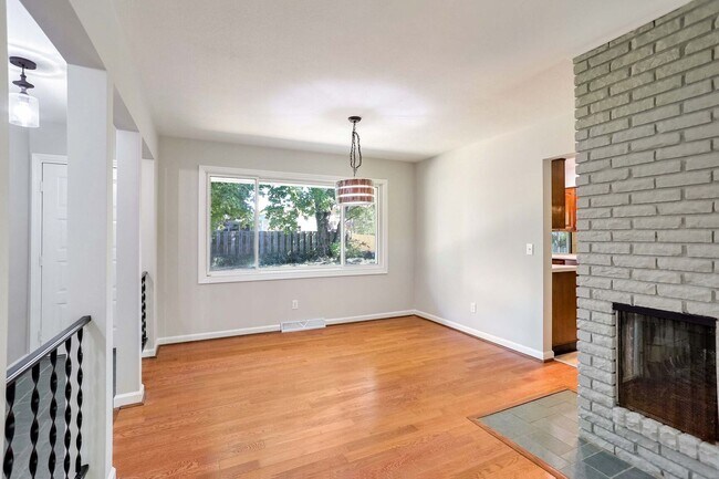 Building Photo - 1716 Georgetown Dr