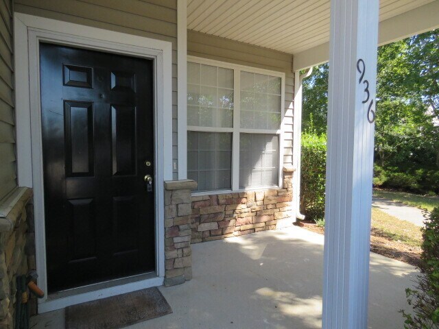 Building Photo - 936 Cinnamon Dr
