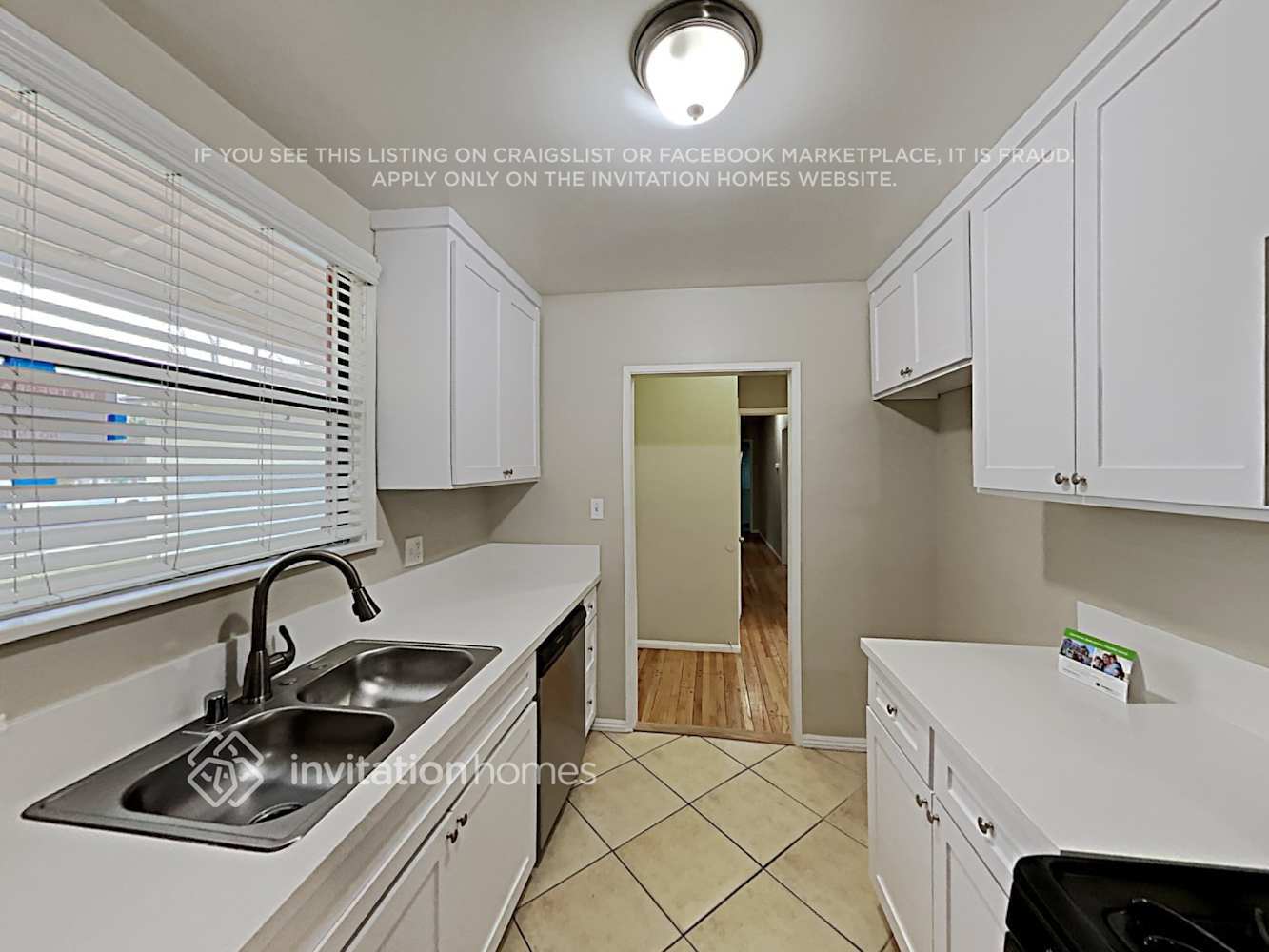 Building Photo - 15042 Romar St