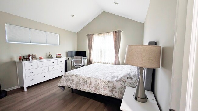 Building Photo - 30W001 Brayman Ct